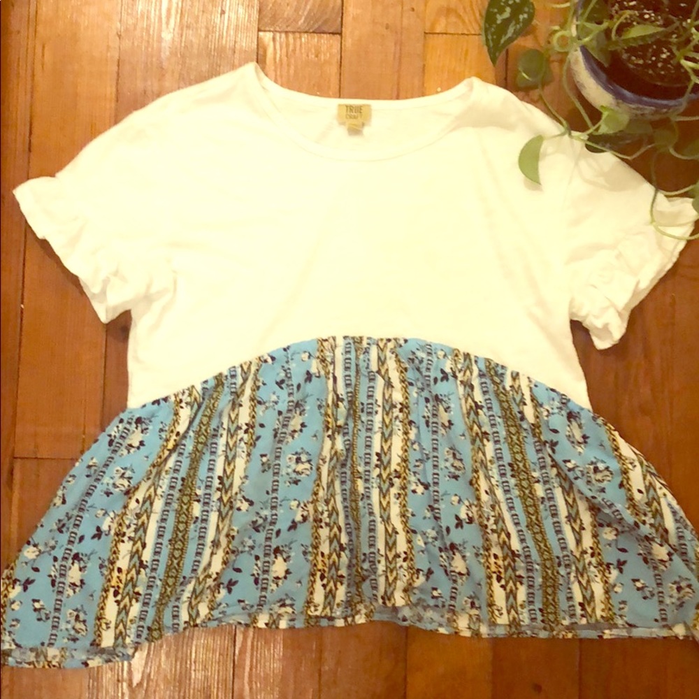 Kid ruffled shirt with two different fabrics